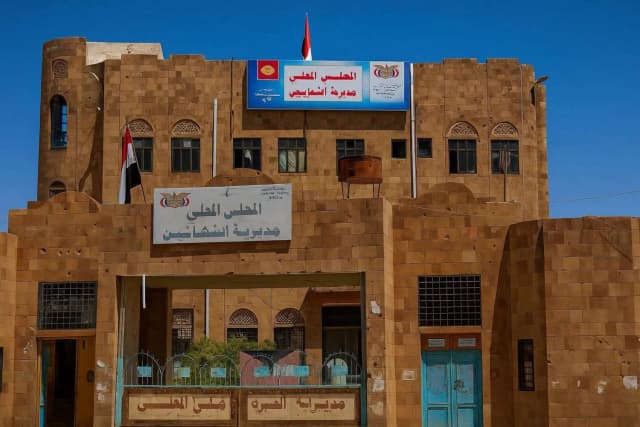«التربة»... مدينة تنام تحت الرعب بعد الاقتحام الحوثي