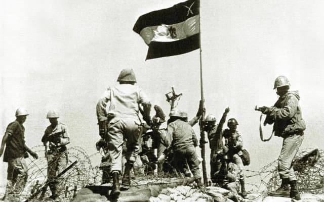 مصريون يعدون روايات مصوّرة عن حرب أكتوبر بالذكاء الاصطناعي