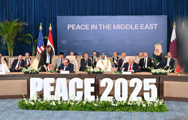 تعثر الإعمار يُبقي «شبح التهجير» قائماً بعد عام من «اتفاق غزة»