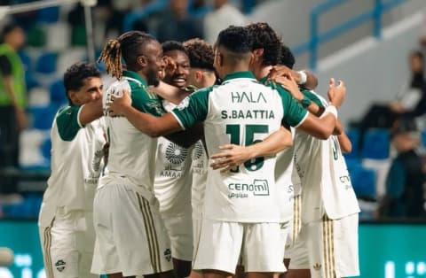 «الدوري السعودي»: الأهلي يمطر الفتح برباعية