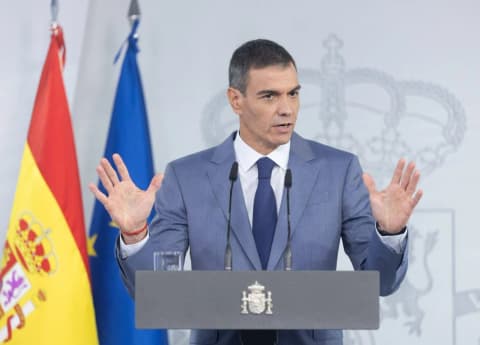 سانشيز: سفن البحرية المغربية دخلت المياه الإسبانية خلال أزمة سبتة