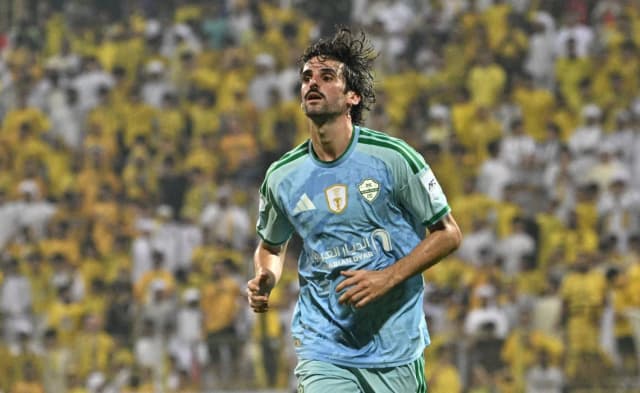 ترينكاو يخرج من ظل محرز... هل وجد الأهلي نجمه الجديد؟