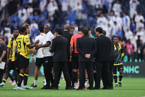 مصادر «الشرق الأوسط»: 3 اتحاديين حاولوا الوصول إلى غرفة الطريس… وفريق حماية الحكام يتدخل