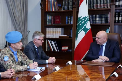 عون: لبنان متمسك ببقاء اليونيفيل