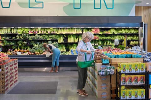 التضخم الأميركي يرتفع إلى 3.7 % في سبتمبر متجاوزاً التوقعات