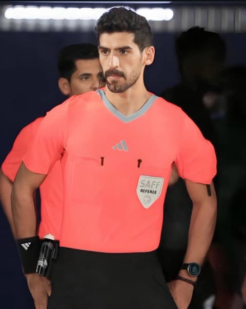 السعودي «القحطاني» يدير افتتاح كأس الخليج للناشئين بين قطر والصين