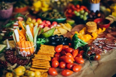 تشعر بالجوع بعد الغداء؟... 6 وجبات خفيفة تساعد على الشبع واستقرار سكر الدم