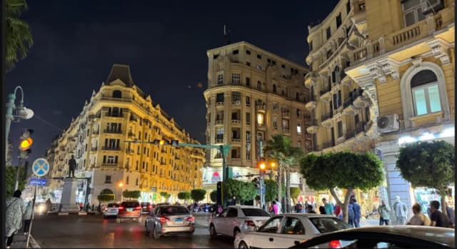 لماذا لا تنعكس التصنيفات الإيجابية للاقتصاد المصري على وضع الجنيه؟