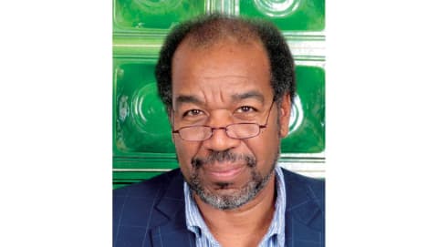 طارق الطيب: تقديس الطيب صالح يضر بالأدب السوداني