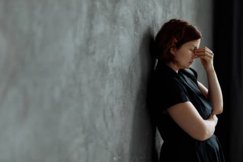 11 حالة صحية ونفسية قد تظن أنها اكتئاب... كيف تميّز بينها؟