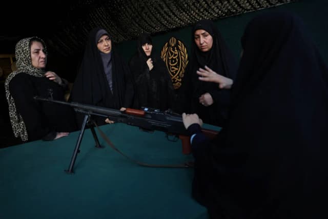 طهران تطيل أمد المفاوضات لإضعاف ترمب قبل الانتخابات