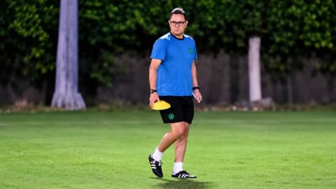 الزمالك ينفي ترشيح المغربي بن هاشم لخلافة مدربه