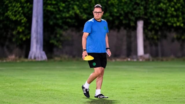 الزمالك ينفي ترشيح المغربي بن هاشم لخلافة مدربه