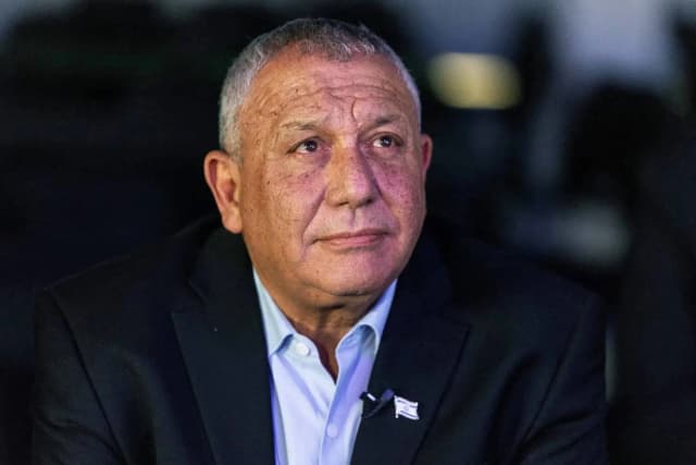هل يكسر أيزنكوت هيمنة الأشكنازية ويطيح بنتنياهو بأصوات المزراحيين؟