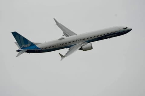 عودة «بوينغ 737 ماكس 10»... هل ينهي الطراز الأكبر لعنة الحوادث والتأخير؟
