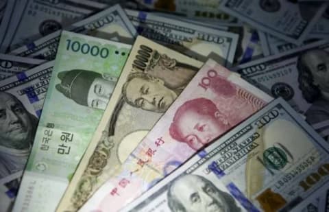 اليوان الصيني يسجل أعلى مستوى منذ 2022 بدعم من الصادرات وضعف الدولار