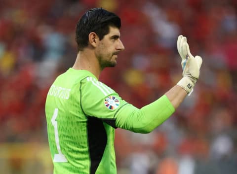 كورتوا يسخر من شبيه فينيسيوس ويرشح مبابي للكرة الذهبية