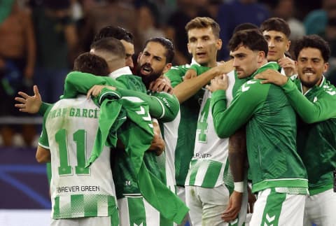 إيسكو يقود ريال بيتيس إلى فوزه الثالث توالياً في دوري الأبطال