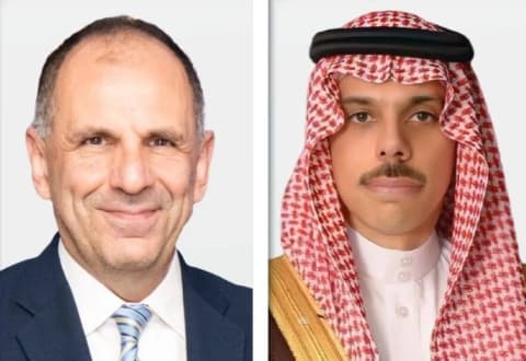 وزيرا خارجية السعودية واليونان يبحثان تطورات المنطقة