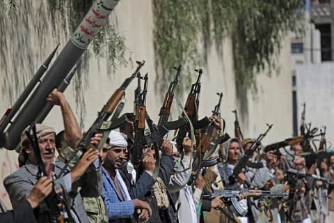 الحوثيون ونقض العهود... سلام على الورق ومكاسب على الأرض