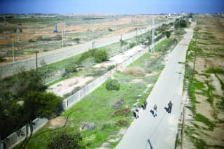 الجيش الإسرائيلي: احتجاز مدني مصري بعد تجاوزه السياج الحدودي