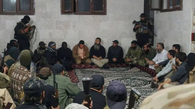 مواجهة بين أمن إدلب وعناصر من «فرقة الغرباء» الفرنسيين