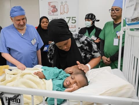 بدء عملية فصل التوأم الملتصق التنزاني «لايتيينس ولوفنس»