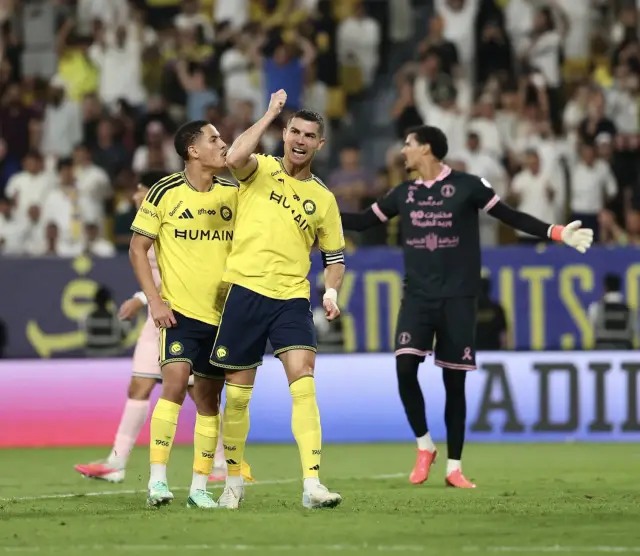هاتريك رونالدو يكلل فوز النصر بخماسية على الخلود