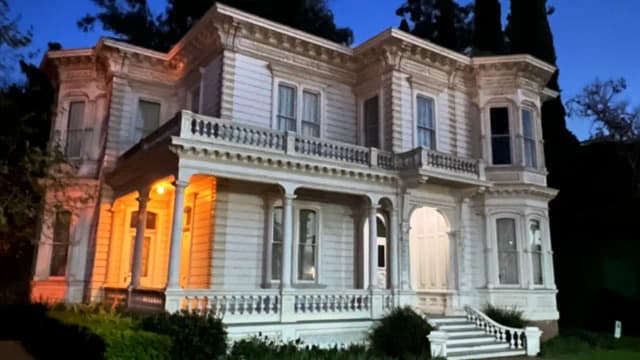 1876 Perry House opens rare second-floor rooms for fundraiser