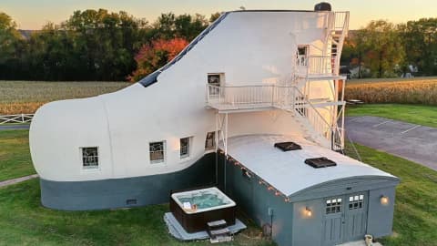 Giant Shoe House Stay: 1940s boot becomes quirky rental; guests can sleep inside
