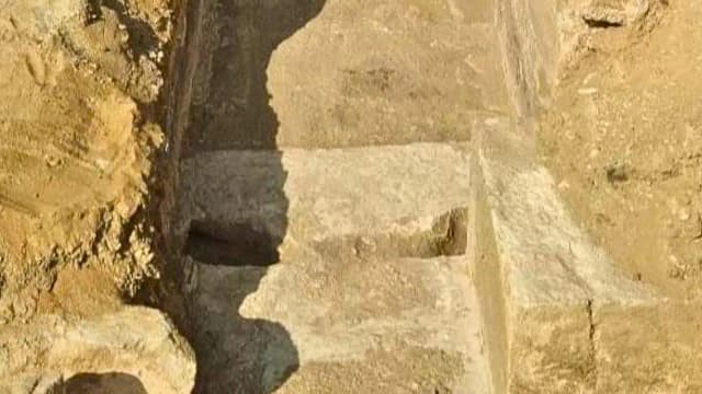 Egyptian archaeologists uncovered a tomb at Saqqara with 3 sealed sarcophagi