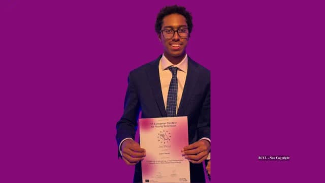 14-year-old Canadian wins €5,000 prize for alternative theory to dark energy