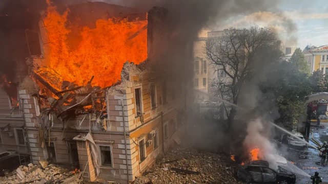 Russia vows massive hits on Kyiv, urges diplomats to leave