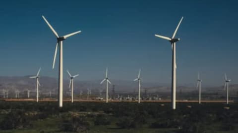 Iowa farmer earns $30,000 from four wind turbines, calls it the '401(k)' he never had