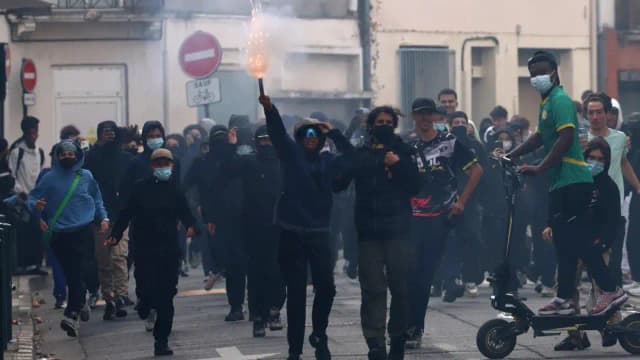 France school protests: 15-year-old student loses hand in stun grenade incident