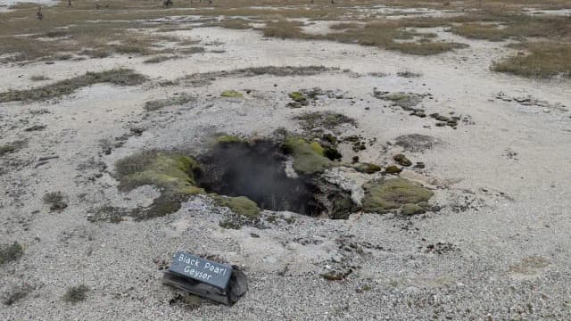 In 1925, a Yellowstone explosion reshaped Biscuit Basin; 101 years later, USGS found a sign mix-up