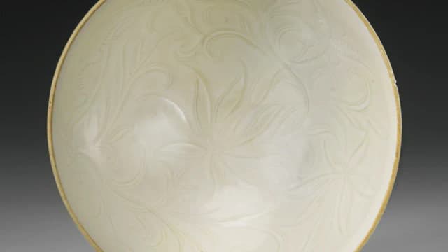 New Yorker’s $3 yard sale bowl sells for $2.2 million