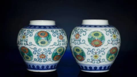 Thrift Find Becomes Windfall: £20 charity-shop jars confirmed as Qing porcelain; auction brings £58,000