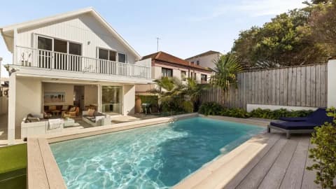 Nando’s billionaire buys North Bondi beach house for $17.4M