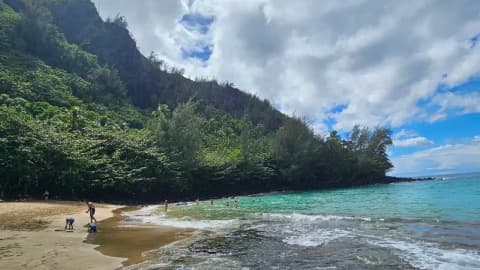 Hawaii’s Hā‘ena State Park reopens after 39 days following Hurricane Lowell