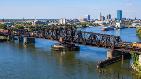 Toledo’s 1897 swing bridge gets $65M upgrade to carry 286,000-pound railcars