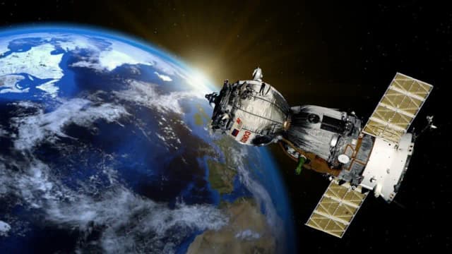 The UK plans to send giant robotic claws into orbit to grab two dead satellites; 2029 mission