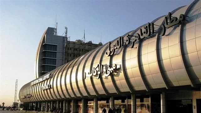 مصر تنفي منع ممثلة أفلام إباحية من دخول البلاد أو ترحيلها