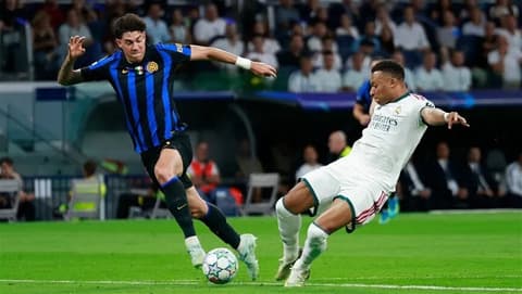 تشيلسي يخطط لضم باستوني مقابل 80 مليون يورو