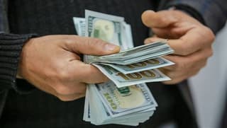 لليوم الثالث على التوالي.. أسعار الدولار باقية كما هي