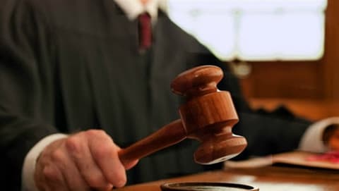 بدء محاكمة شرطية ألمانية بتهمة اغتصاب مراهقة وجرائم إباحية