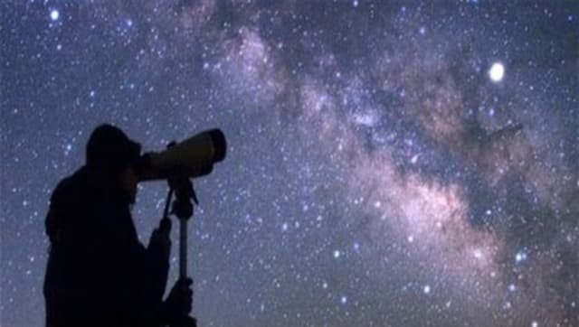 زحل مقابل الشمس.. تشرين الاول غني بظواهر فلكية