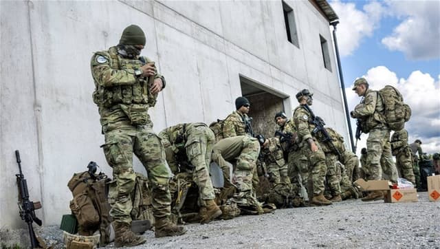السويد.. انفجار بميدان تدريب عسكري يسفر عن إصابة جنود
