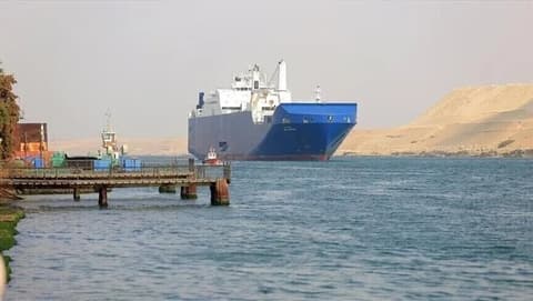 ايطاليا ترسل قوات الى مضيق باب المندب