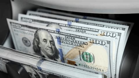 الدولار يواصل الانخفاض.. يقترب من الـ155 الفا